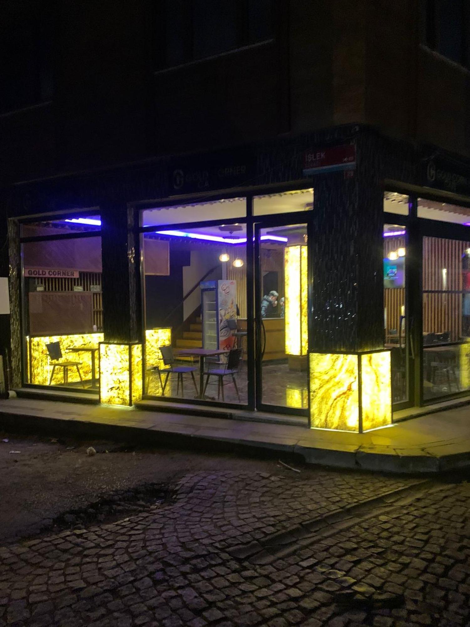 Gold Corner Hotel — Photos 1